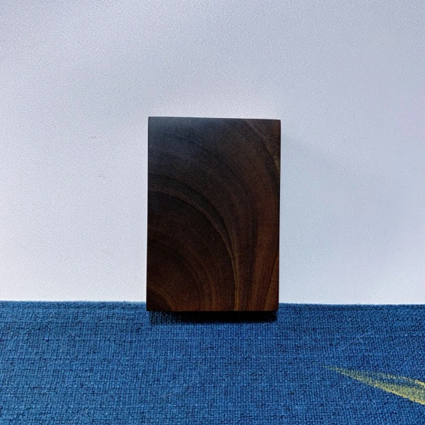 印度迈索尔老山檀香横纹黑肉高油461.5焦糖香平安无事牌高端牌子