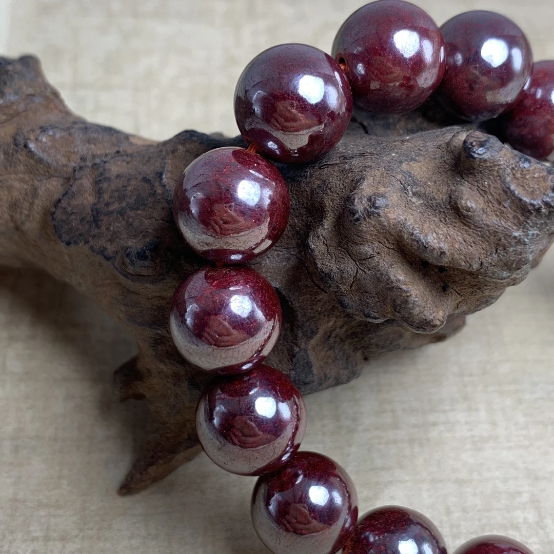 天然辰砂天然辰砂原矿朱砂单株/单拍5颗以上赠手串隔片+弹力绳