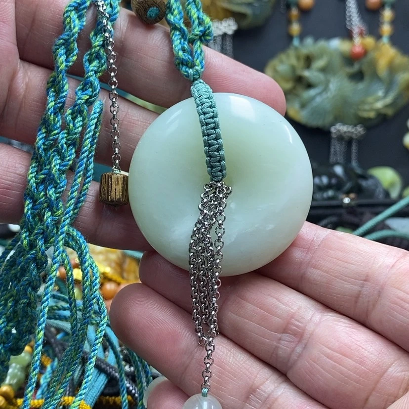 【闪购商品】蛇纹石玉未镶嵌吊坠