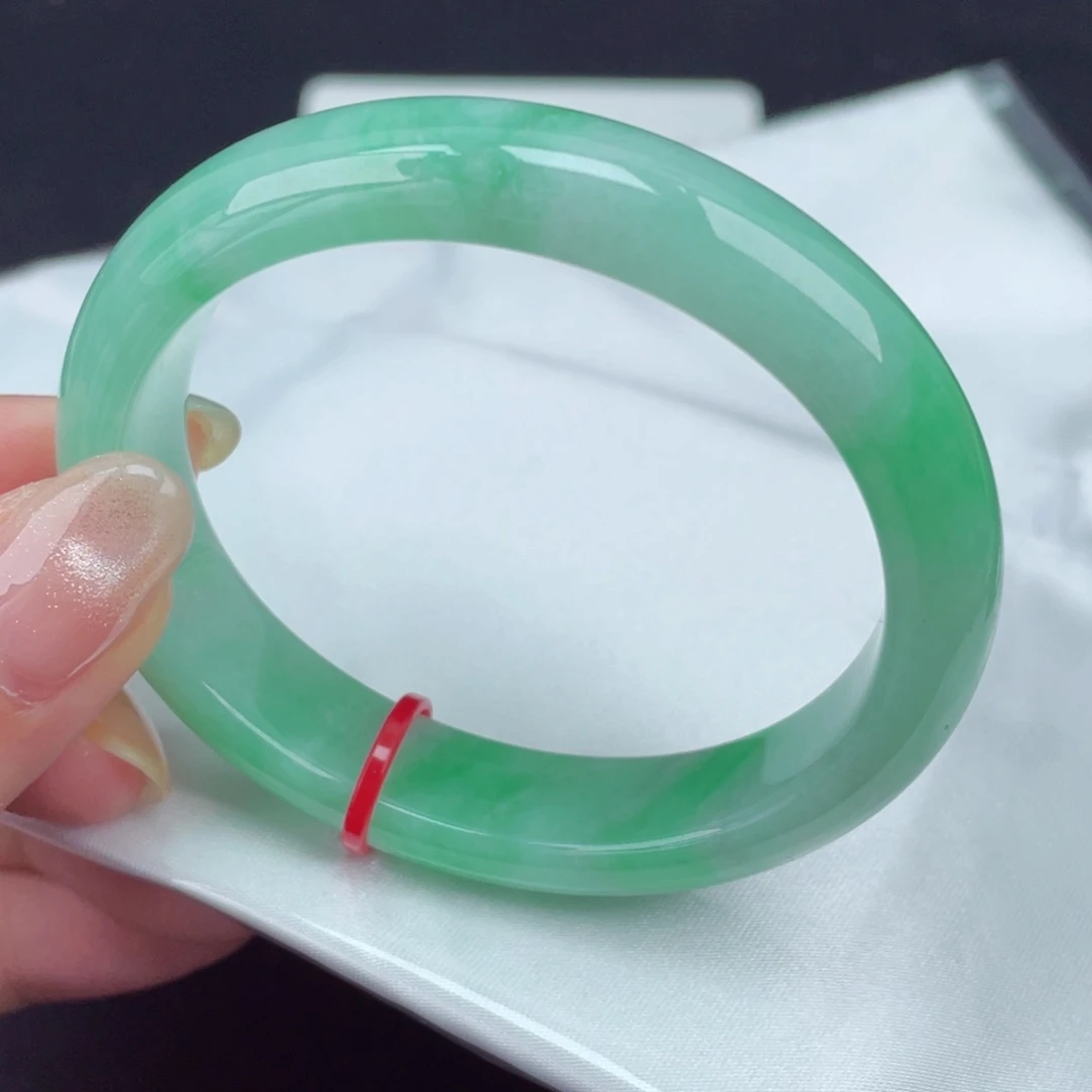 翡翠手镯未镶嵌54贵妃