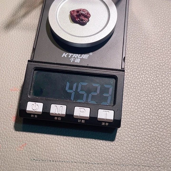 天然辰砂天然朱砂宝石级晶体随行