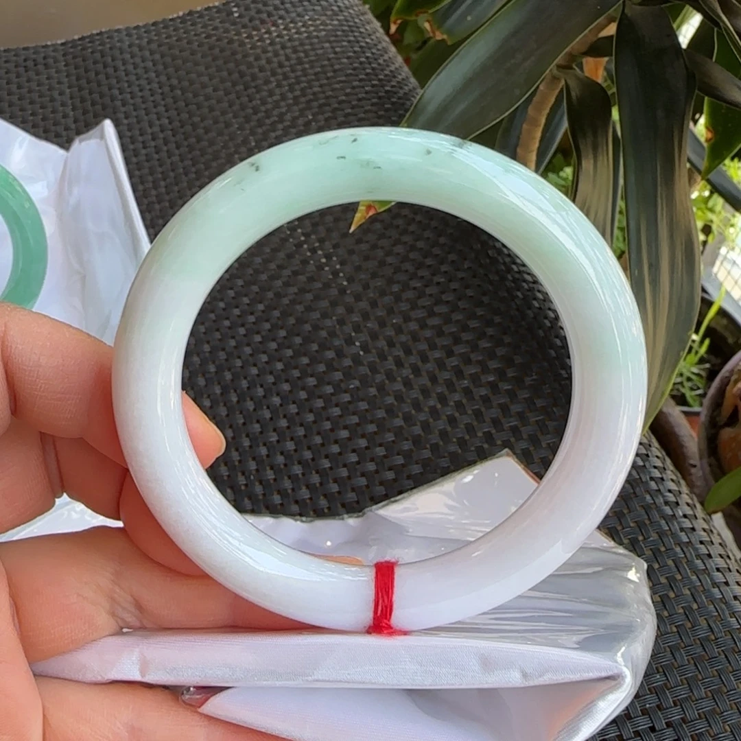 翡翠未镶嵌手镯57.7圆条手镯