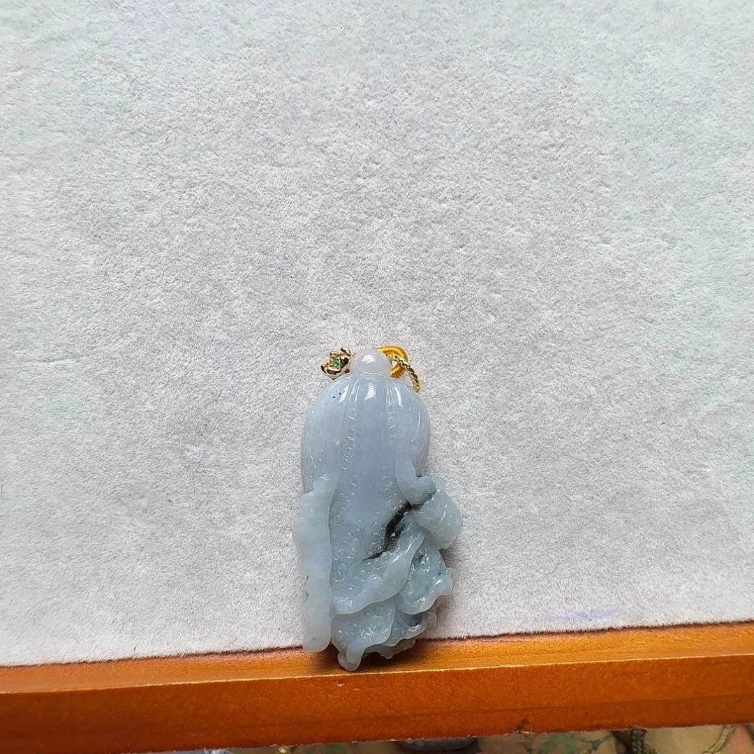 翡翠未镶嵌吊坠(赠链)