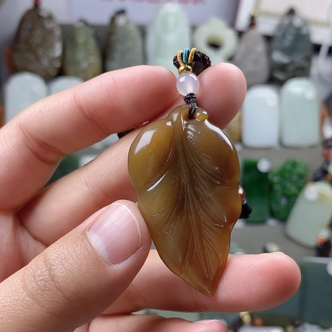 和田玉（糖玉）未镶嵌颈饰