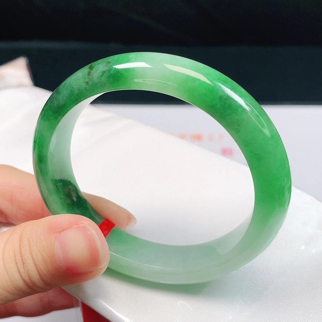 翡翠未镶嵌手镯1688贵妃