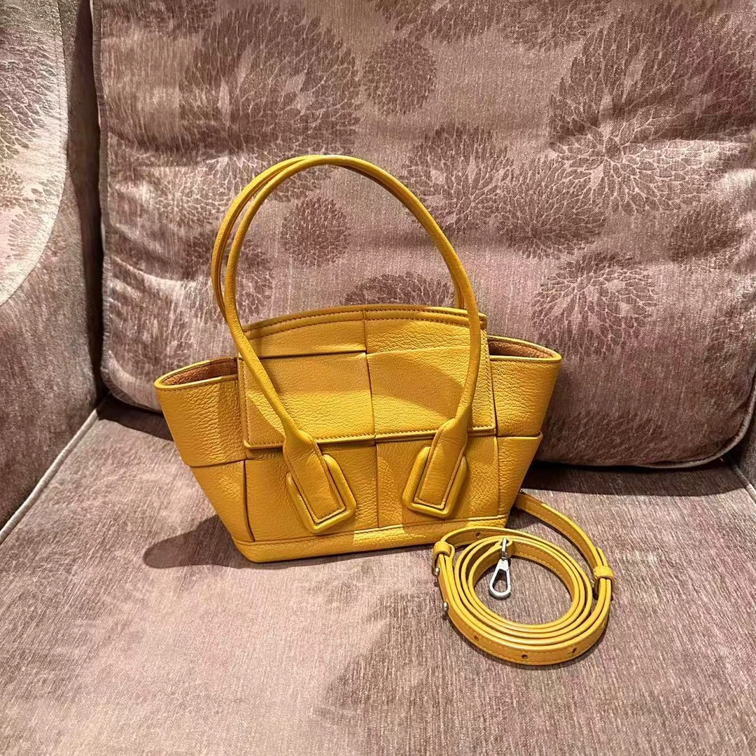 95新 BOTTEGA VENETA/葆蝶家 乱乱子中古/女士/单肩包/117061