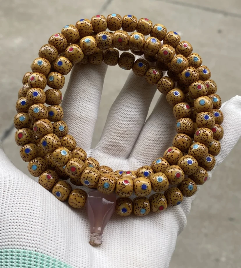 10mm三年风化鸡油黄陈籽星月菩提108镶嵌多宝脖挂三通颜色随机发