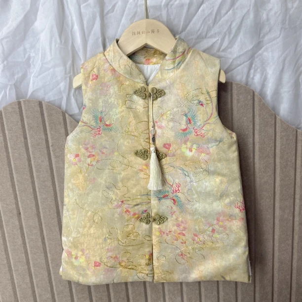 儿童拜年服2024冬季新款黄马褂盘扣丝绒手勾花旗袍长款裙