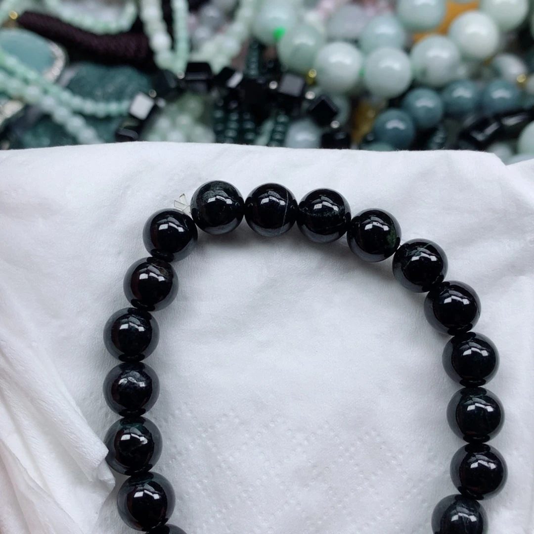 翡翠未镶嵌颈饰珠子