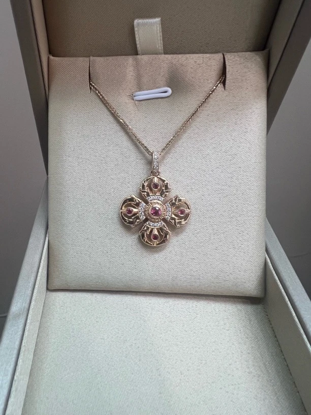 18K金尖晶石四叶吊坠（不含链）