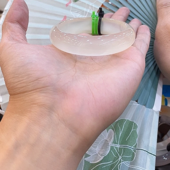 玛瑙/玉髓手镯未镶嵌梓*8