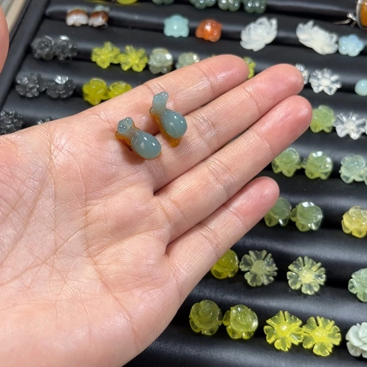 蛇纹石玉耳饰未镶嵌