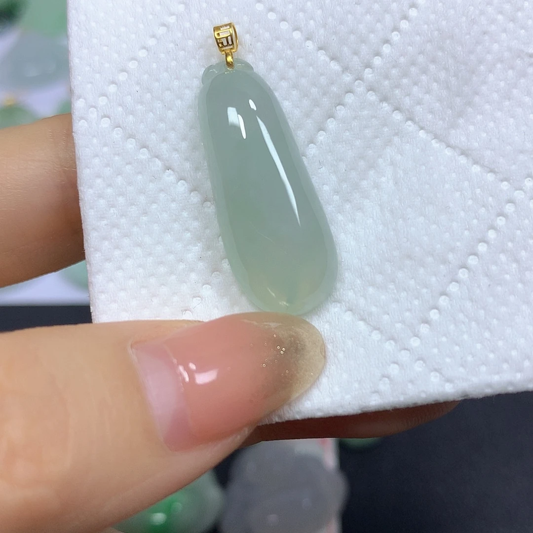 翡翠18K金镶嵌颈饰挂件