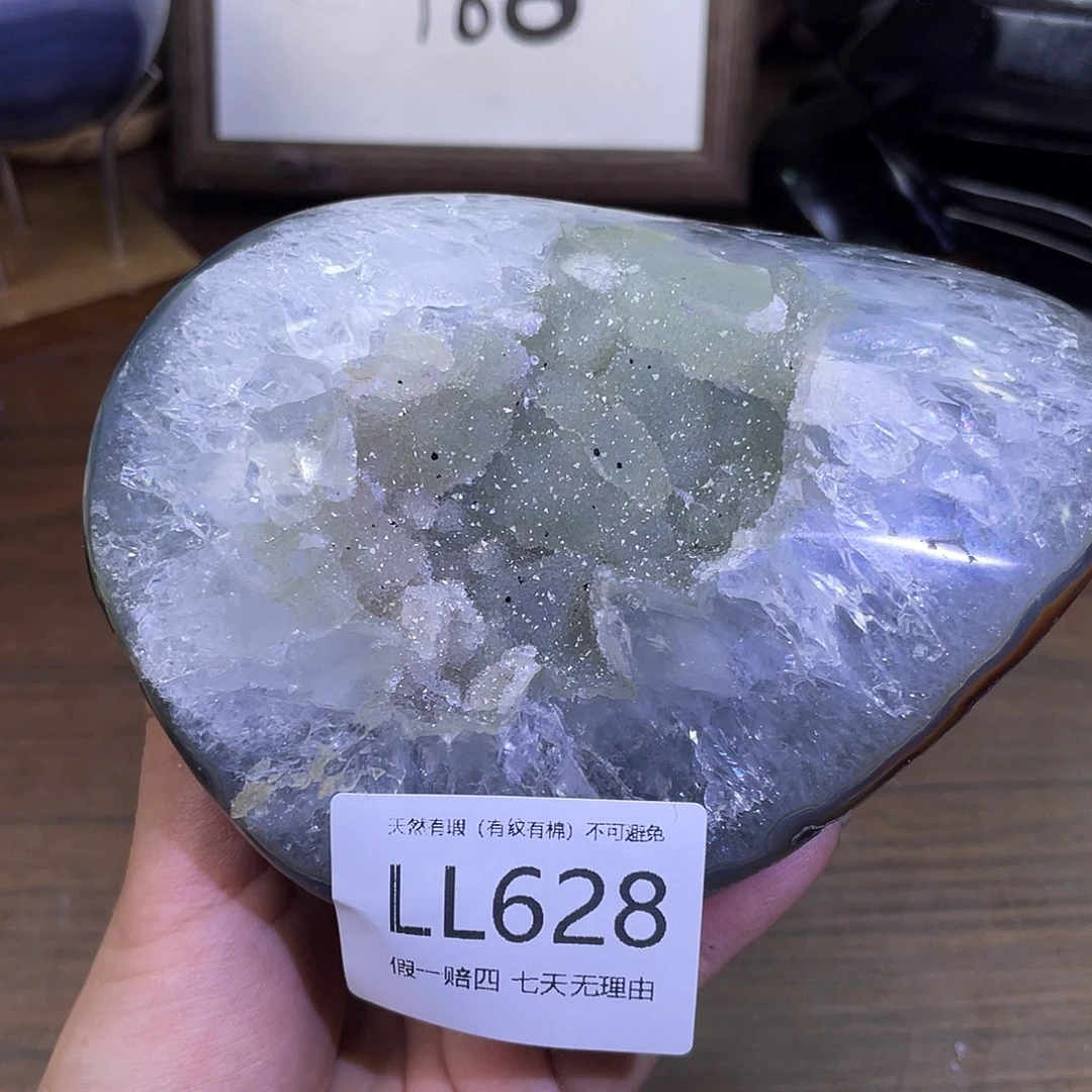 未镶嵌水晶大型摆件（非配饰）