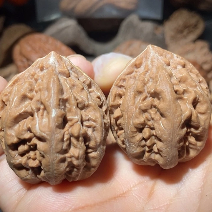 文玩核桃把件东北楸子小雪109