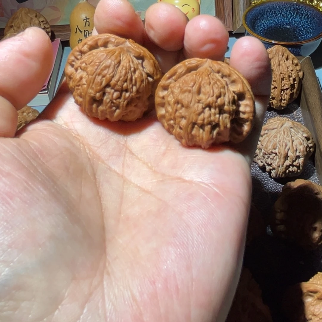 *****瑞麟文玩核桃白狮子 34.37.29