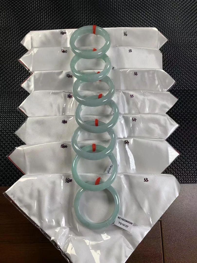 天然缅甸翡翠A货手镯多样性发货，发一件