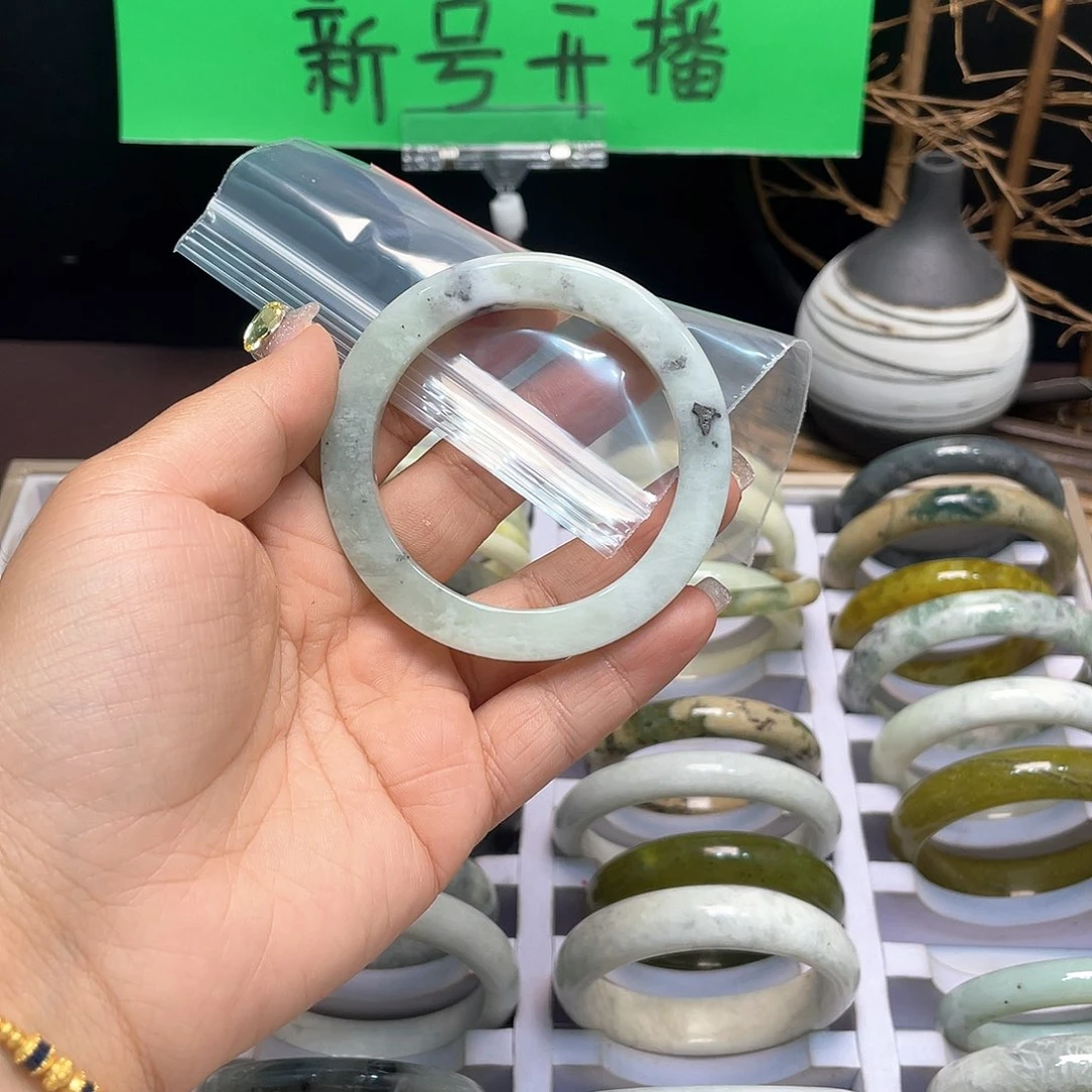 蛇纹石玉手镯未镶嵌a****r