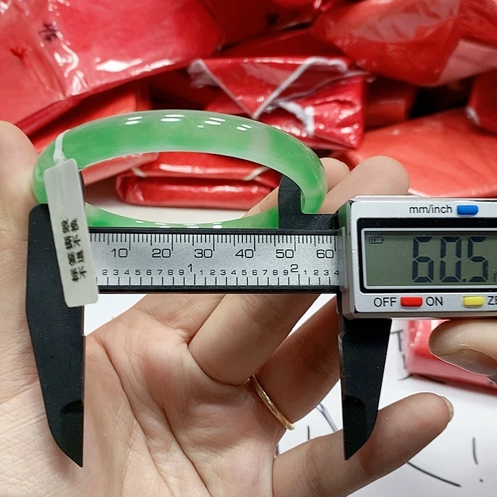翡翠手镯未镶嵌22