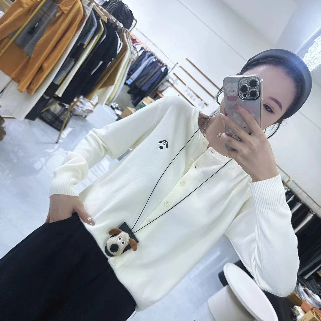 慵懒风圆领排扣萌狗刺绣针织衫19