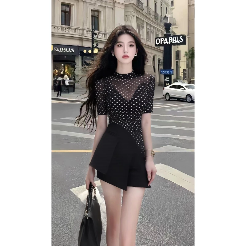 新款时尚黑色波点设计圆领修身收腰短袖连衣裙女小众设计气质女装