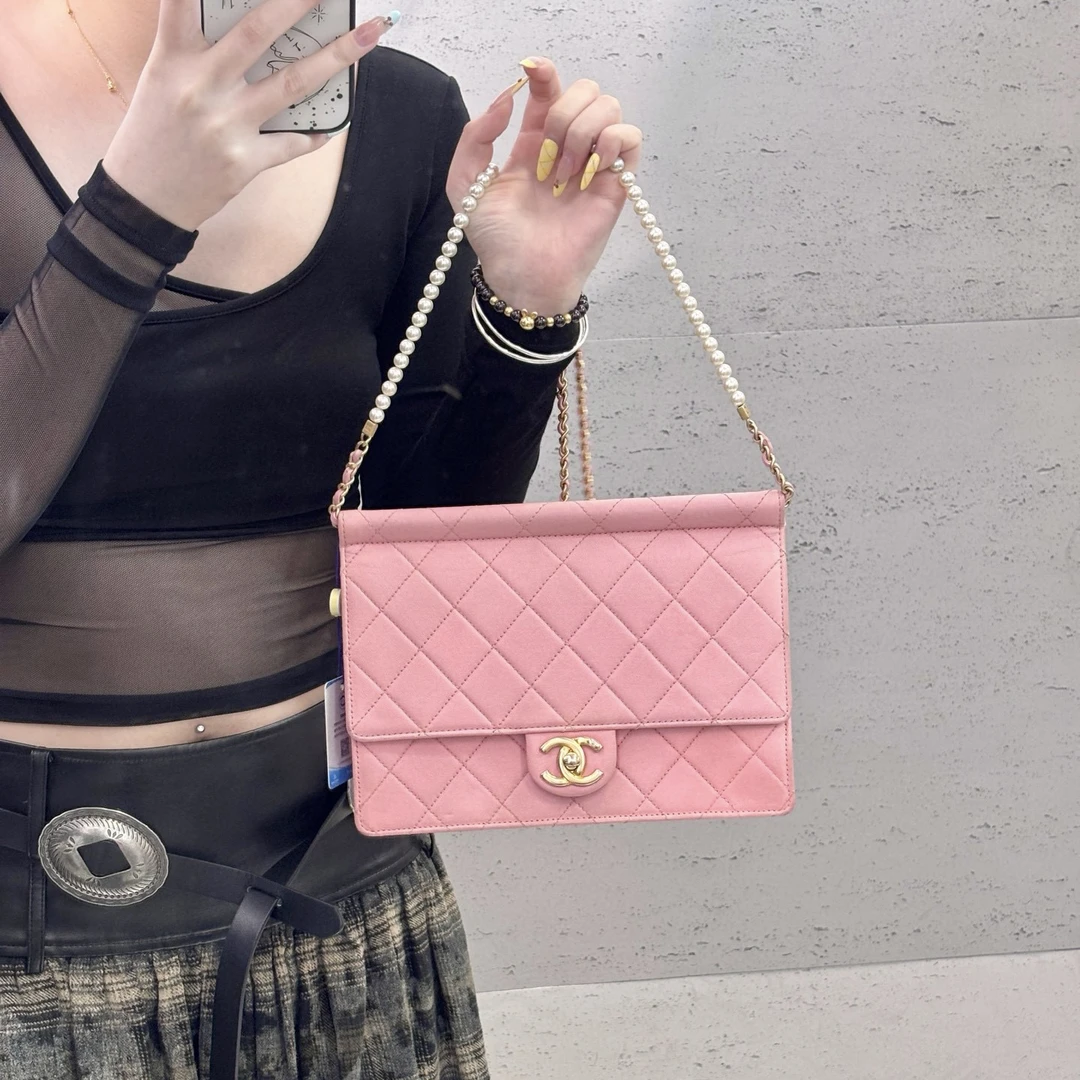 95新 Chanel/香奈儿 chanel 樱花粉珍珠斜挎包(K)