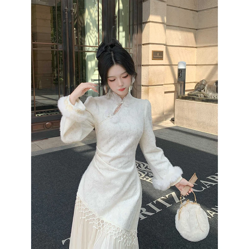 2025年冬季极繁新中式国风紫色毛边长袖连衣裙重要场合漂亮长裙子