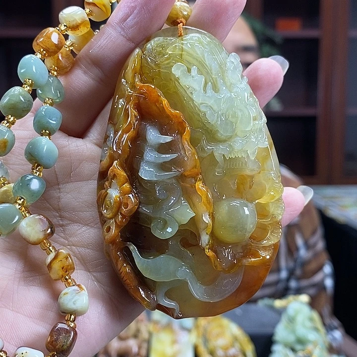 蛇纹石玉未镶嵌颈饰