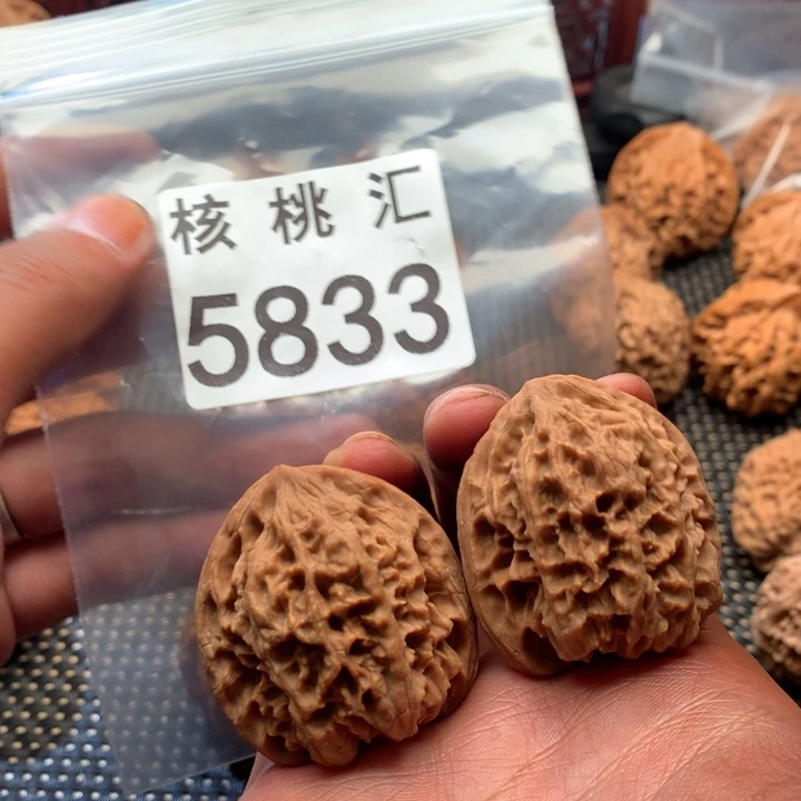 吊坠文玩核桃野牛