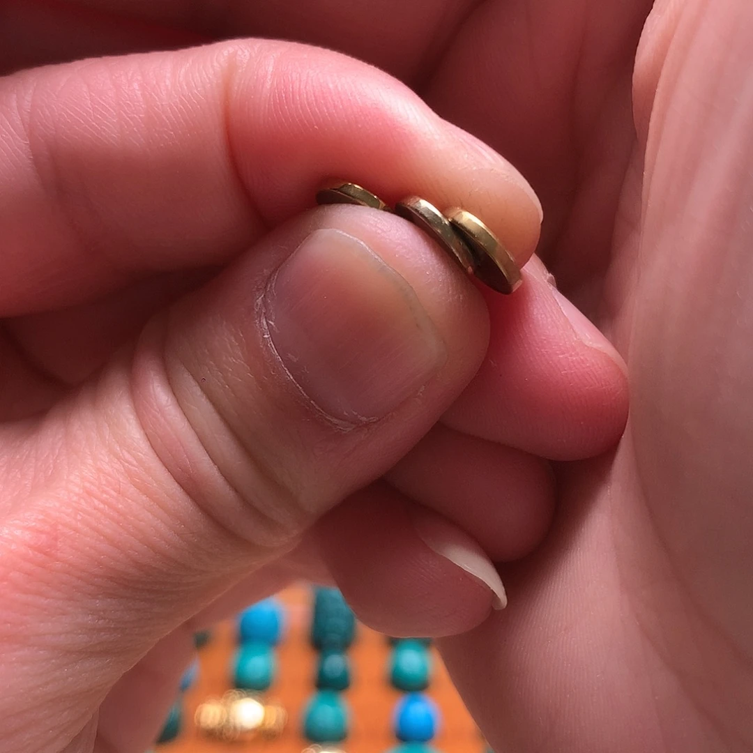 琉璃颈饰金色8mm隔片