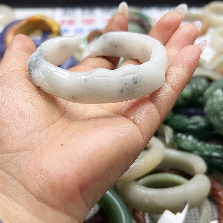 未镶嵌手镯石英岩玉夢****