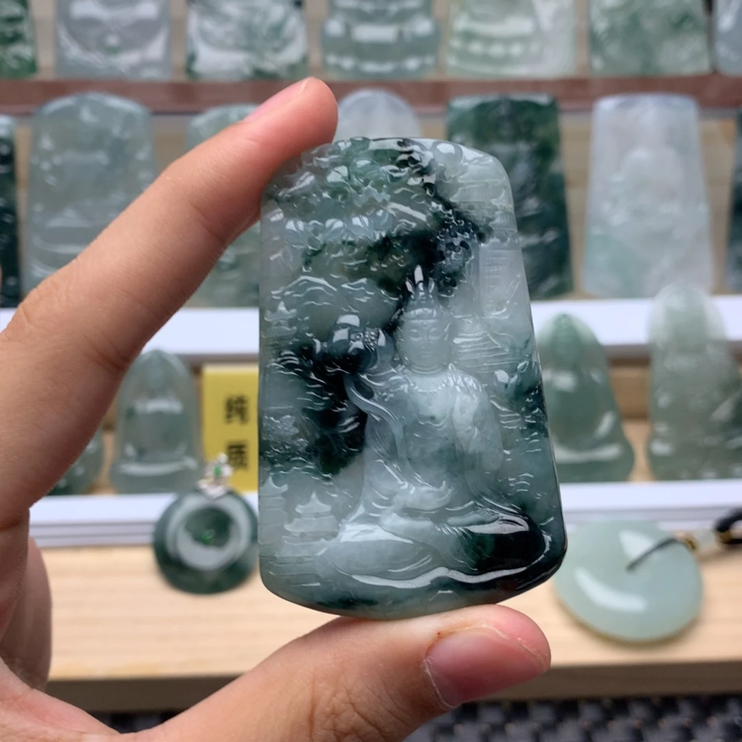 翡翠未镶嵌颈饰山水观音