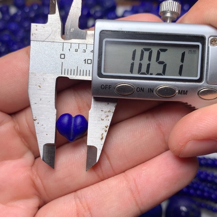 青金石未镶嵌屁桃