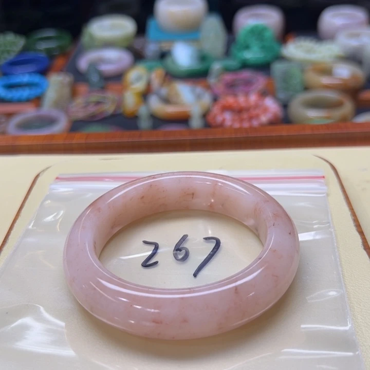 未镶嵌手镯石英岩玉?*K267