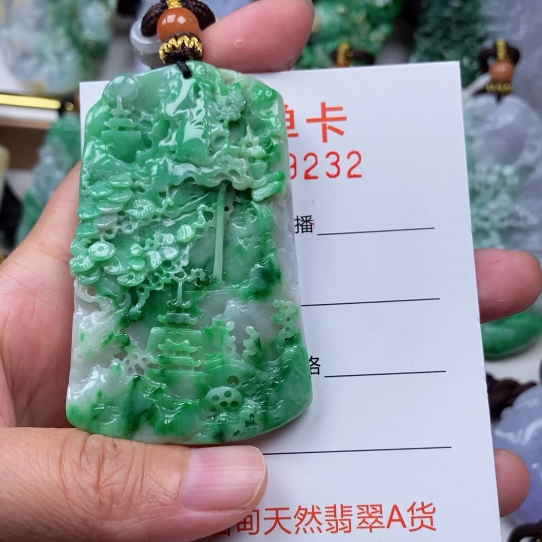 翡翠未镶嵌颈饰吊坠