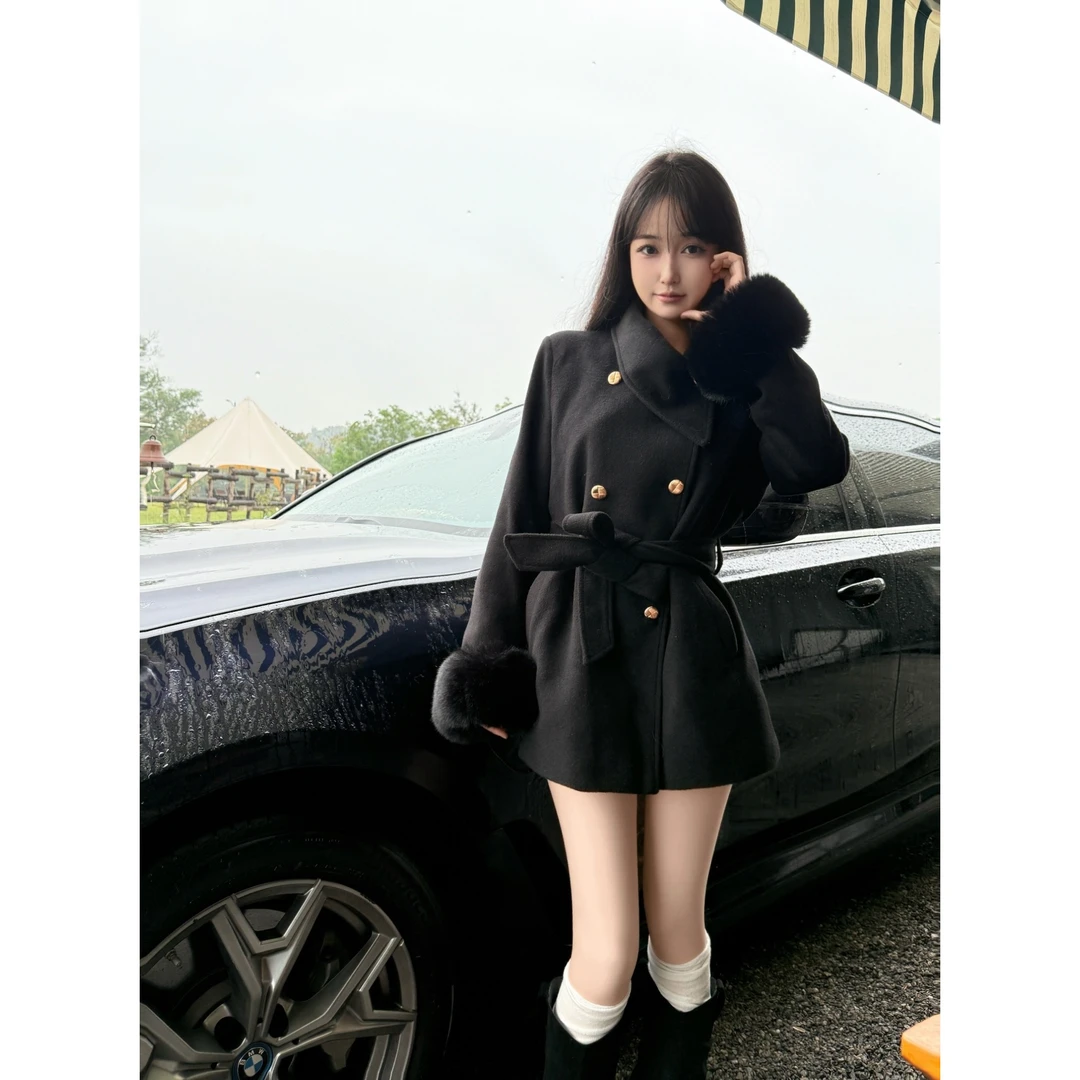 2025秋冬新品韩系翻领短款气质显瘦收腰毛袖羊毛呢外套