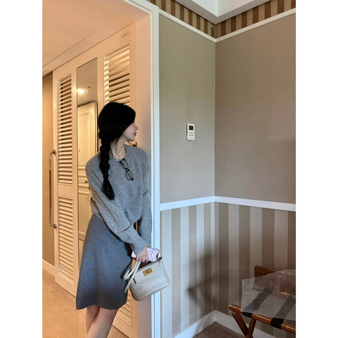 一整套入冬穿搭酷盐系炸街轻熟御姐辣妹设计感小众毛衣短裙套装女