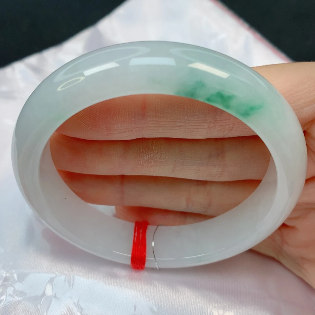 未镶嵌手镯翡翠56.8正圈，牛奶底小飘花，完整，035