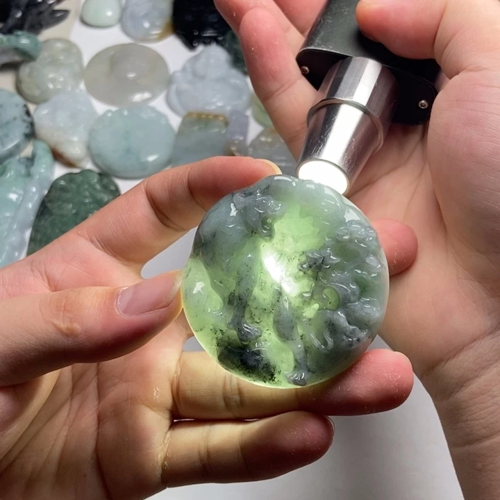 翡翠未镶嵌颈饰上山虎34