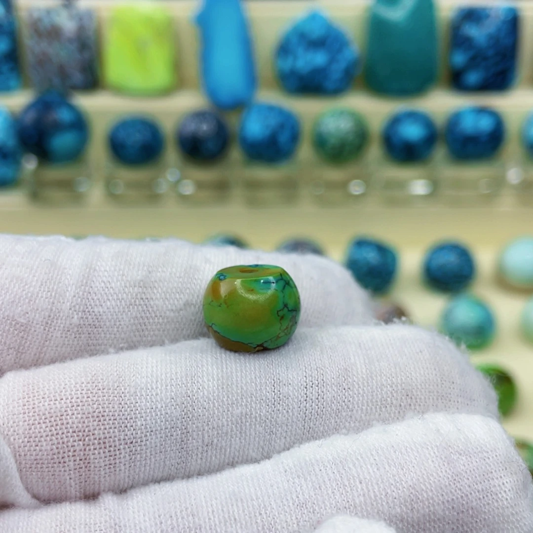 未镶嵌绿松石颈饰