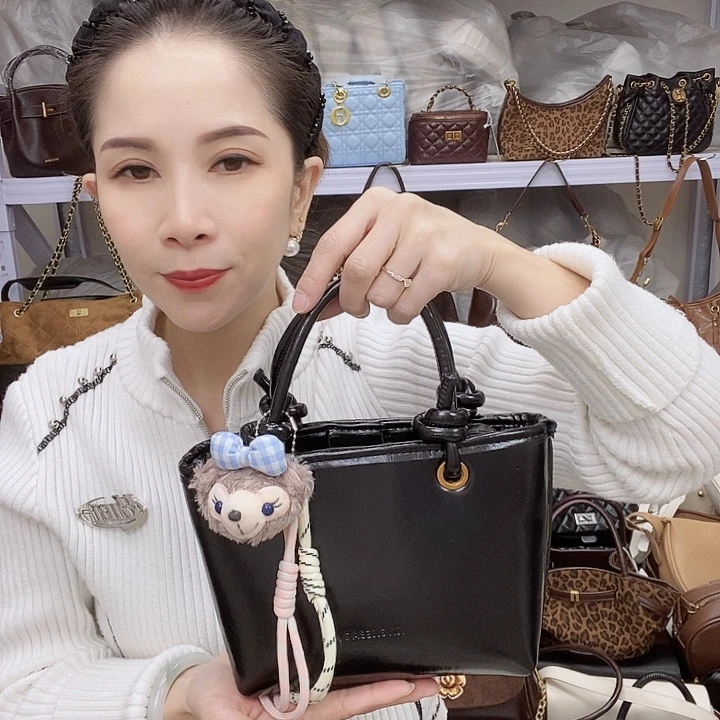 蚕丝小牛剖层皮革PU