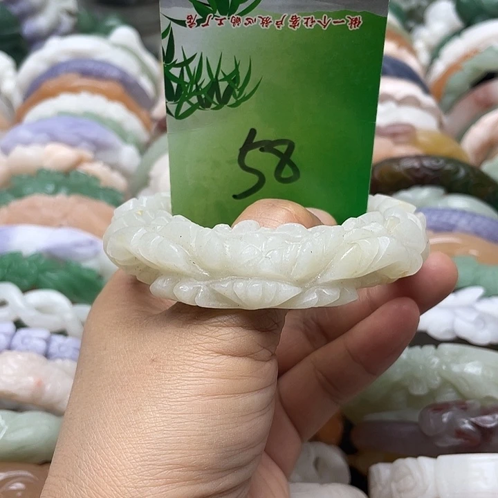 未镶嵌手镯石英岩玉