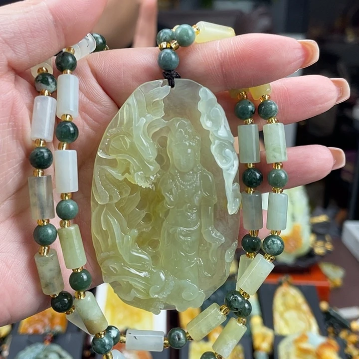 蛇纹石玉未镶嵌颈饰