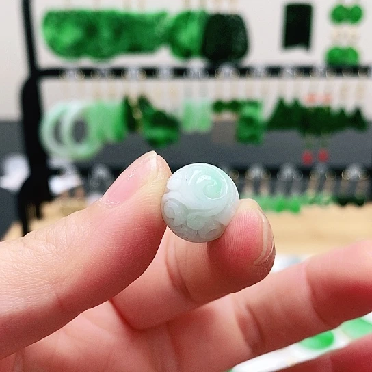 森***暖未镶嵌翡翠耳饰挂件