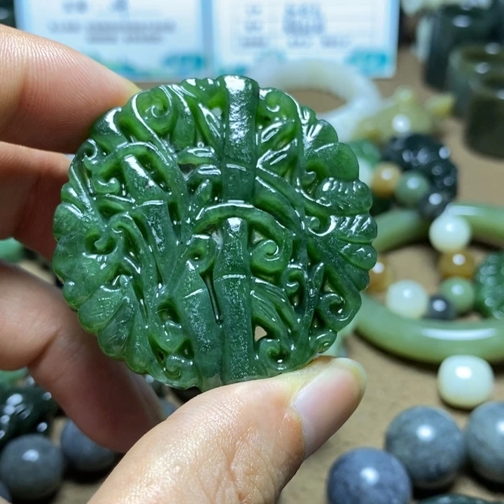 颈饰未镶嵌和田玉