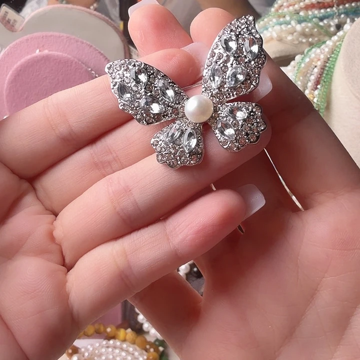 淡水珍珠胸饰合金