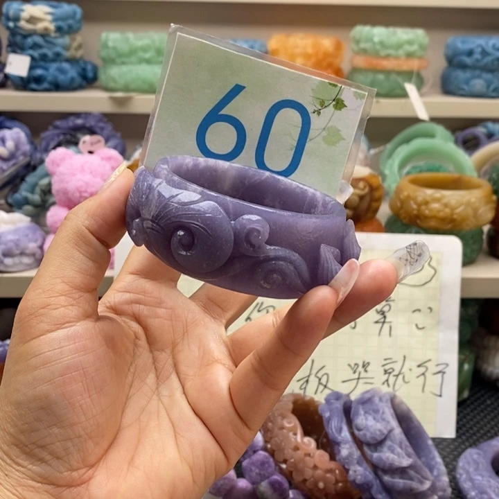 未镶嵌手镯石英岩玉