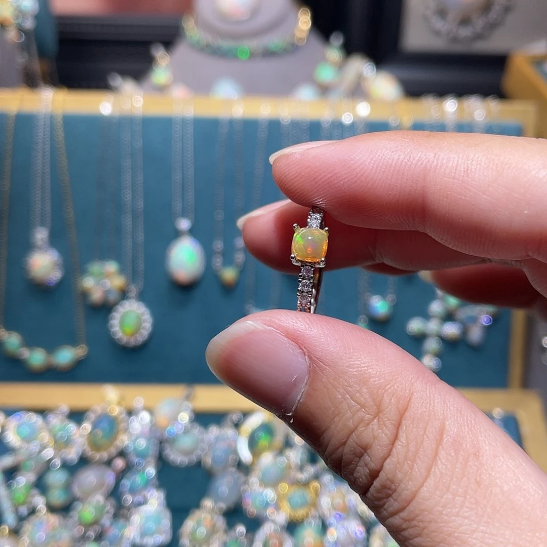 银S925镶嵌欧泊戒指）