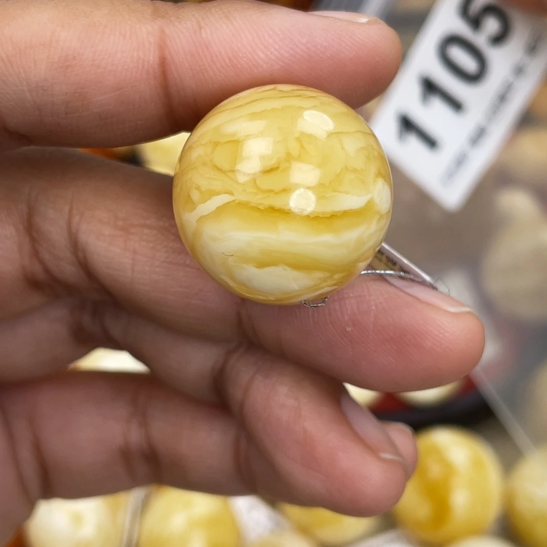 蜜蜡未镶嵌珠宝奇石小坑23