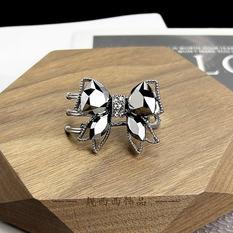 【LXX靓西西】8133 时尚蝴蝶结减龄气质3.8厘米螃蟹夹